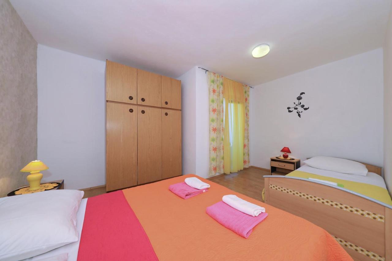Apartments Luca Ražanac Extérieur photo