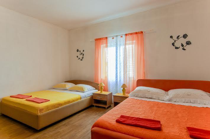 Apartments Luca Ražanac Extérieur photo